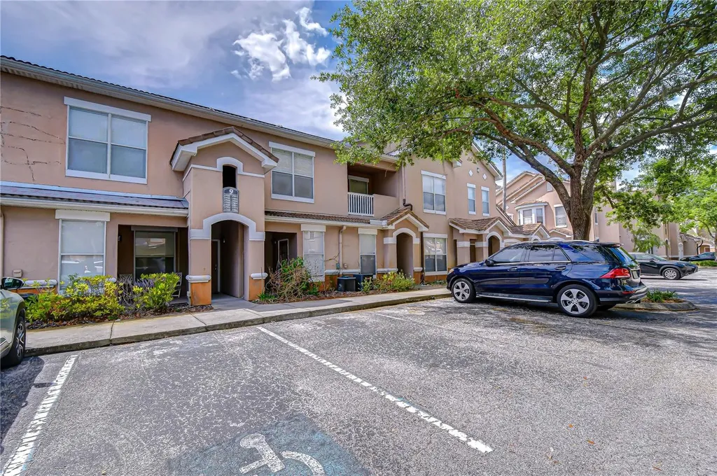 17942 Villa Creek Drive Tampa FL 33647