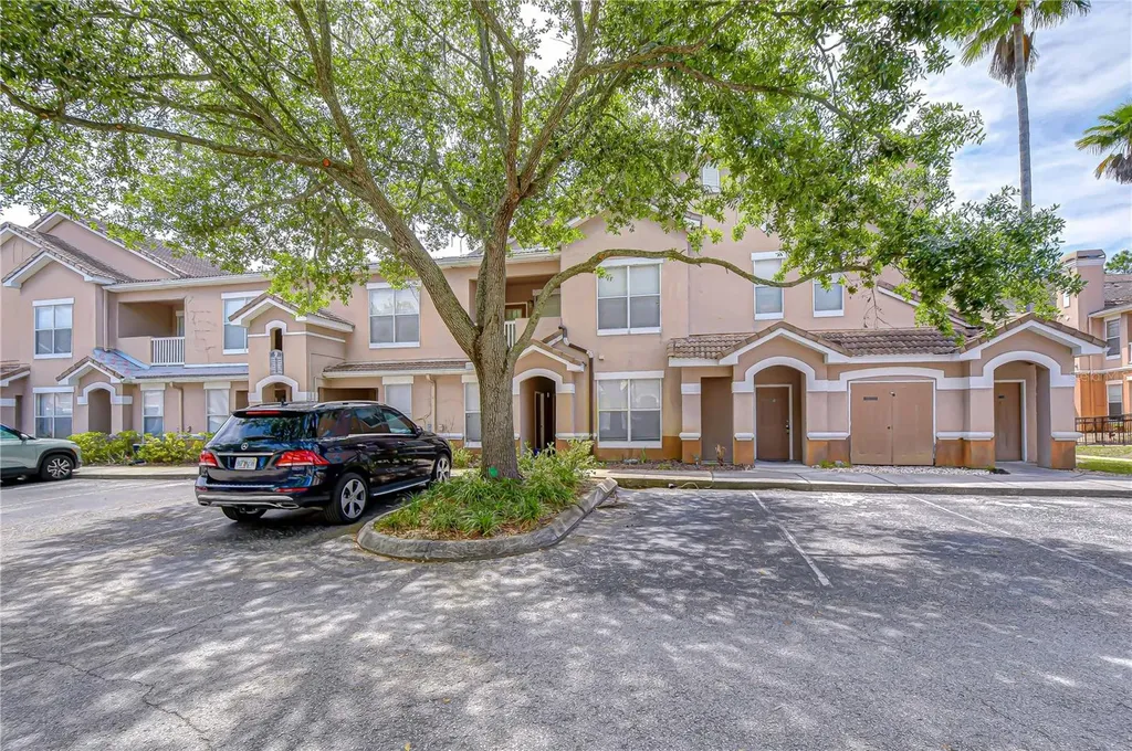 17942 Villa Creek Drive Tampa FL 33647