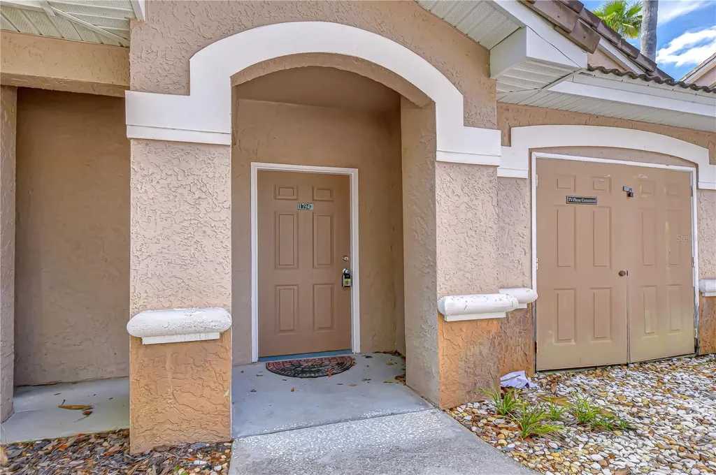 17942 Villa Creek Drive Tampa FL 33647