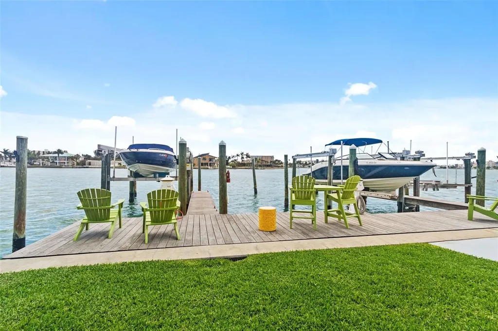 245 104th Avenue Treasure Island FL 33706