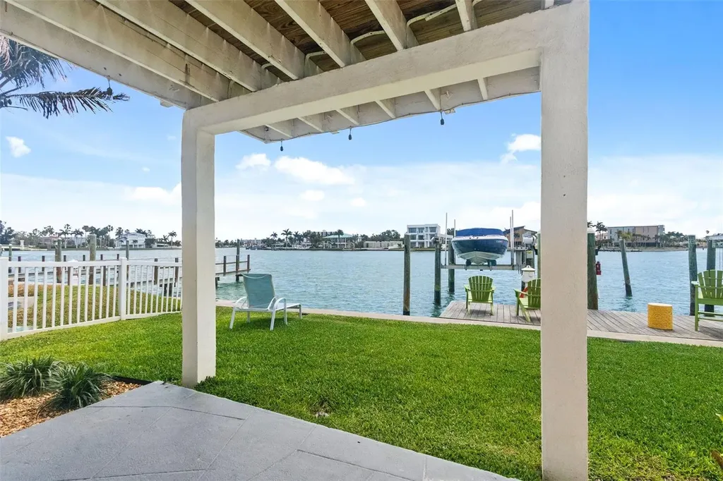 245 104th Avenue Treasure Island FL 33706