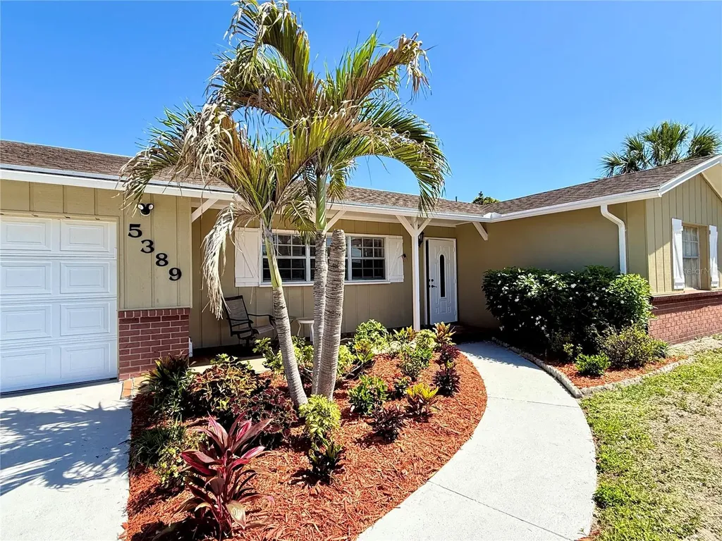 5389 Foxwood Drive Sarasota FL 34232