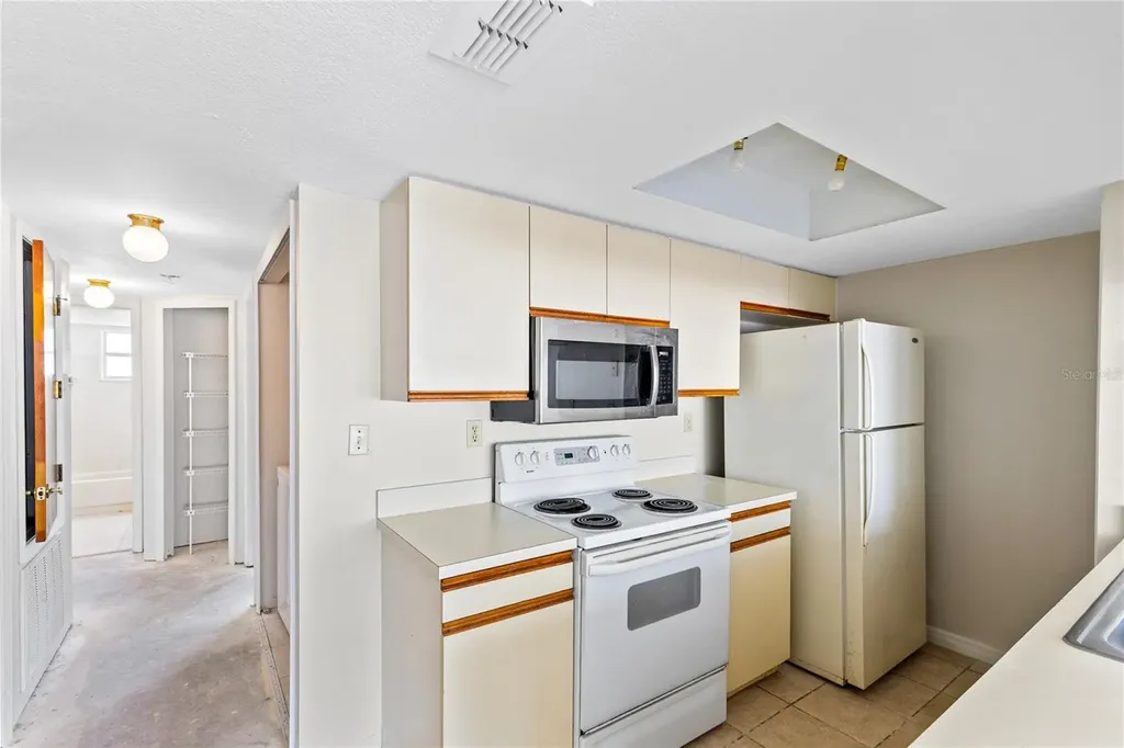 2745 N Poinciana Boulevard Kissimmee FL 34746
