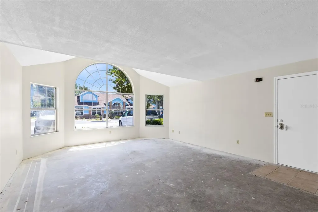 2745 N Poinciana Boulevard Kissimmee FL 34746