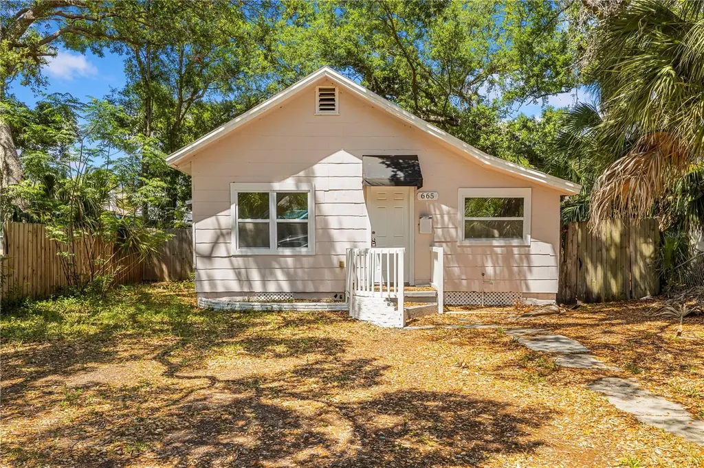 665 26th Avenue S St Petersburg FL 33705