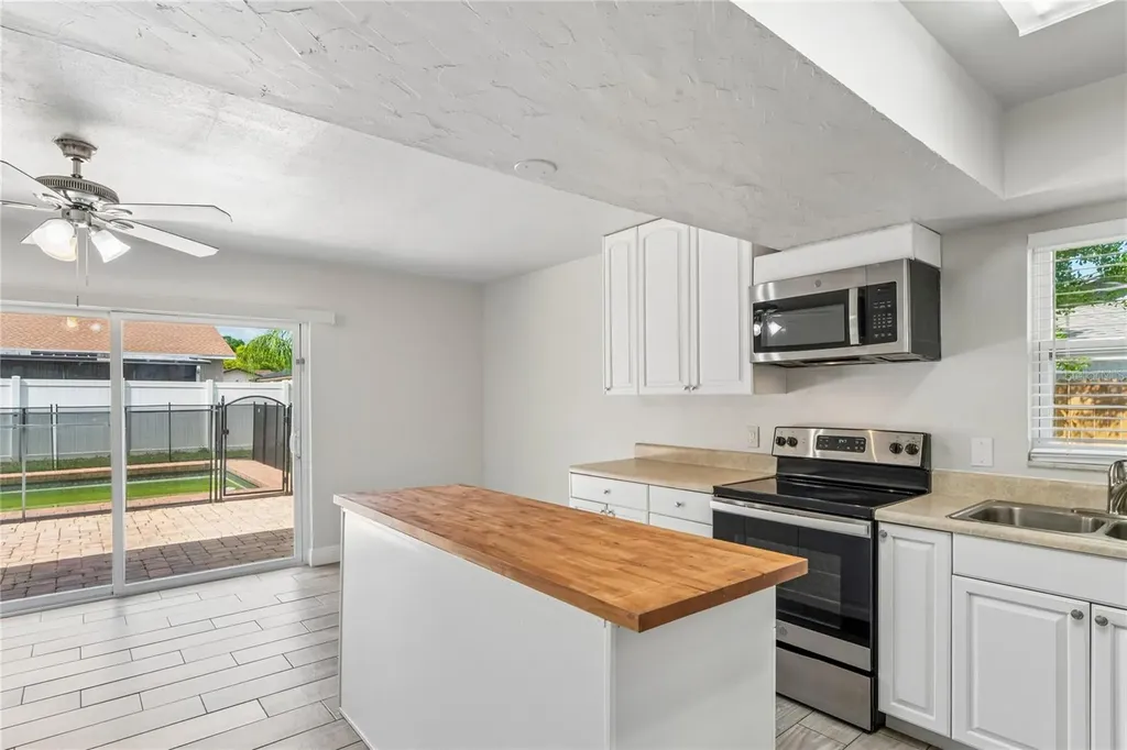 17734 Rivendel Road Lutz FL 33549