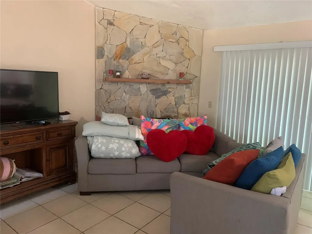 8050 Windy Hill Way Orlando FL 32818