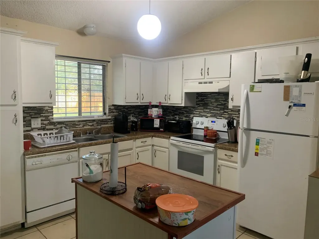 8050 Windy Hill Way Orlando FL 32818