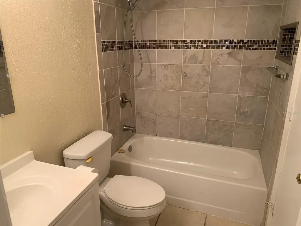 8050 Windy Hill Way Orlando FL 32818