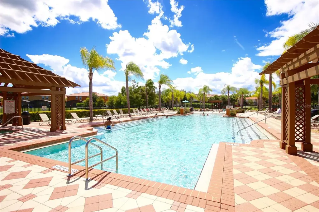 620 Las Fuentes Drive Kissimmee FL 34746