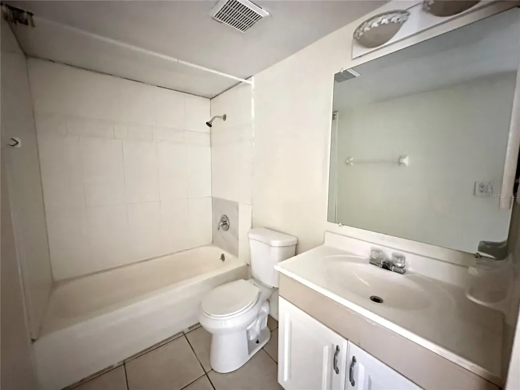 2830 Somerset Park Drive Tampa FL 33613