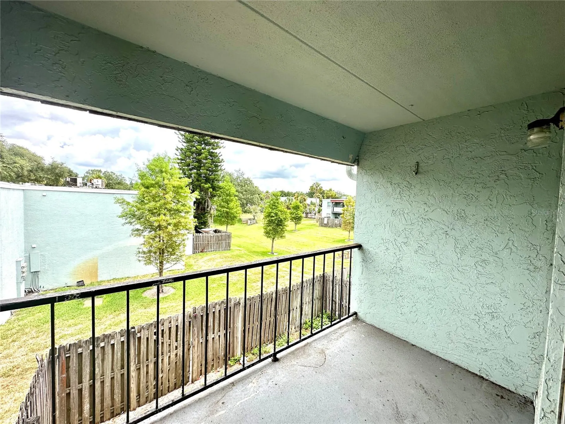 2830 Somerset Park Drive Tampa FL 33613