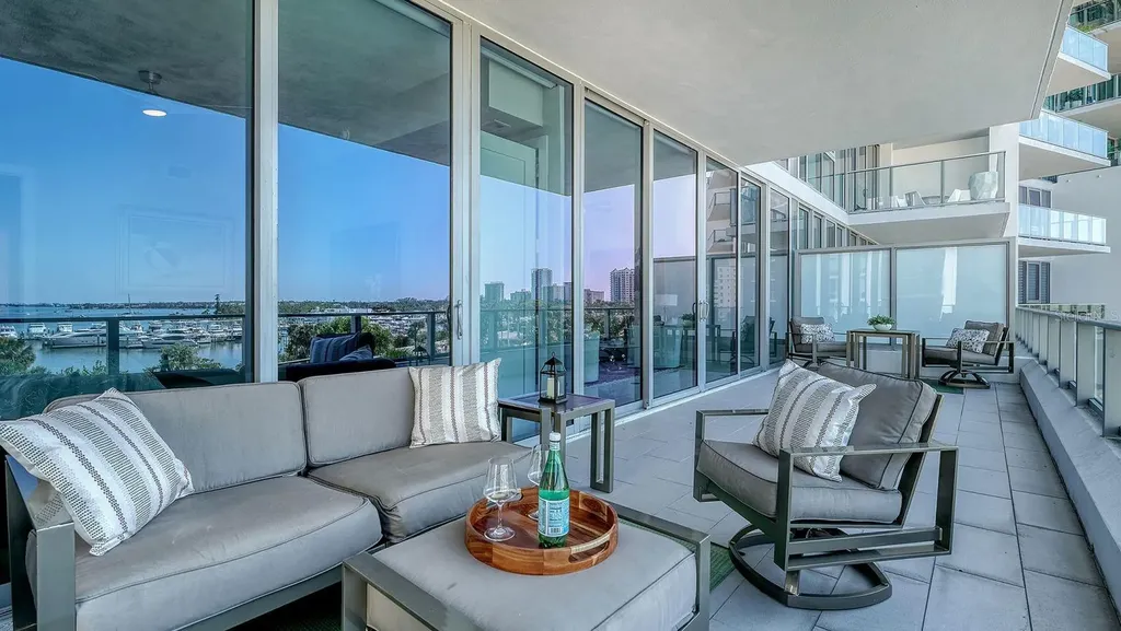 1155 N Gulfstream Avenue Sarasota FL 34236