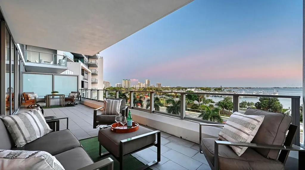 1155 N Gulfstream Avenue Sarasota FL 34236