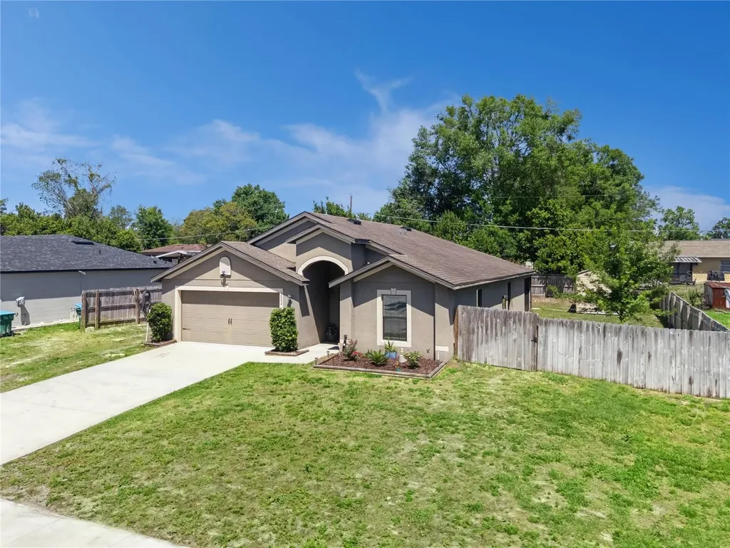 3002 Greynolds Street Deltona FL 32738