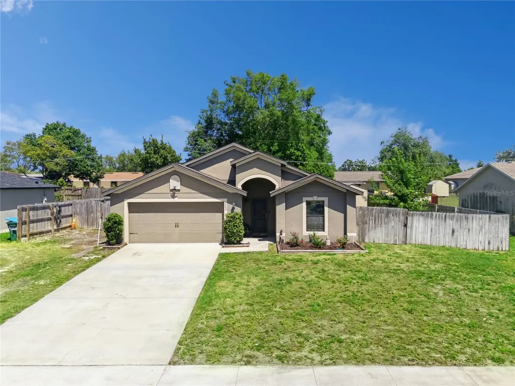 3002 Greynolds Street Deltona FL 32738