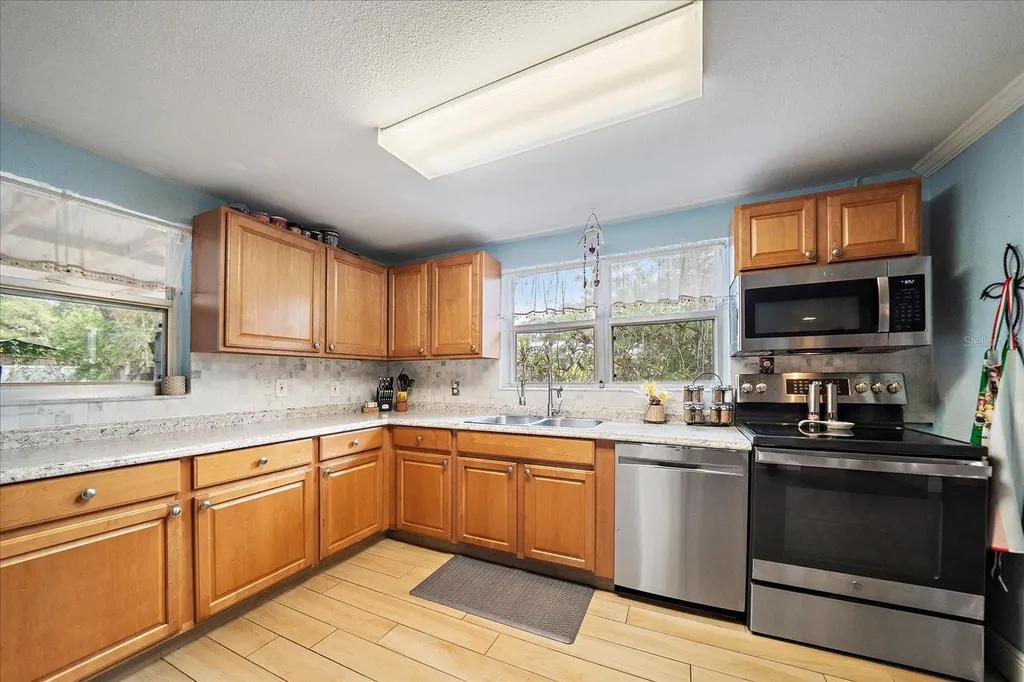 2503 53rd Avenue W Bradenton FL 34207