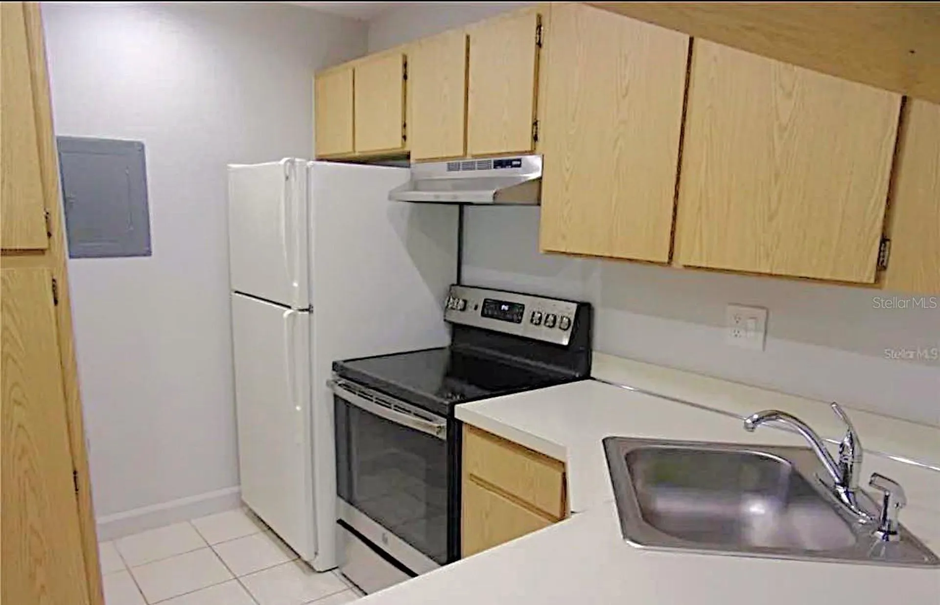 1344 Pine Ridge Circle E Tarpon Springs FL 34688