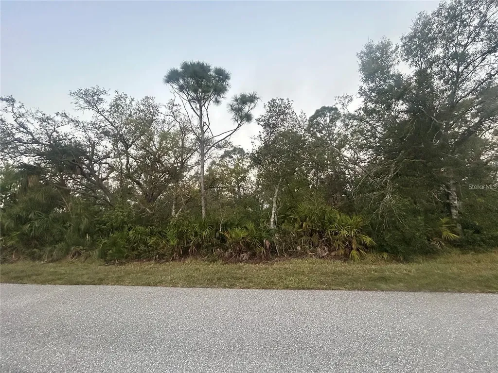 6261/6269 Blackberry Street Englewood FL 34224