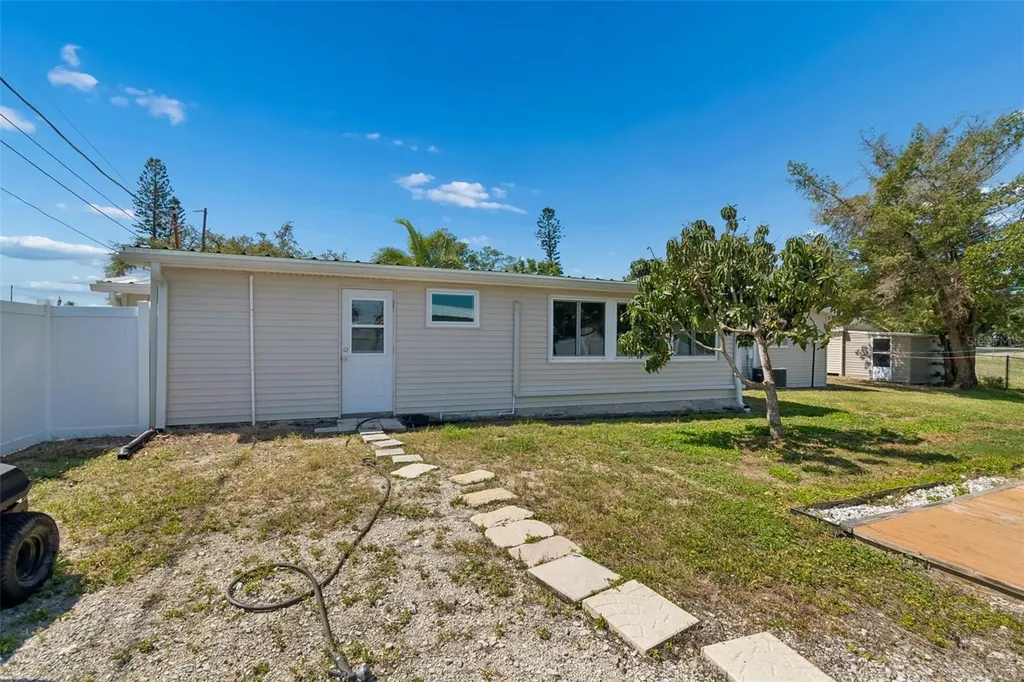 1130 Sweeney Drive Ruskin FL 33570