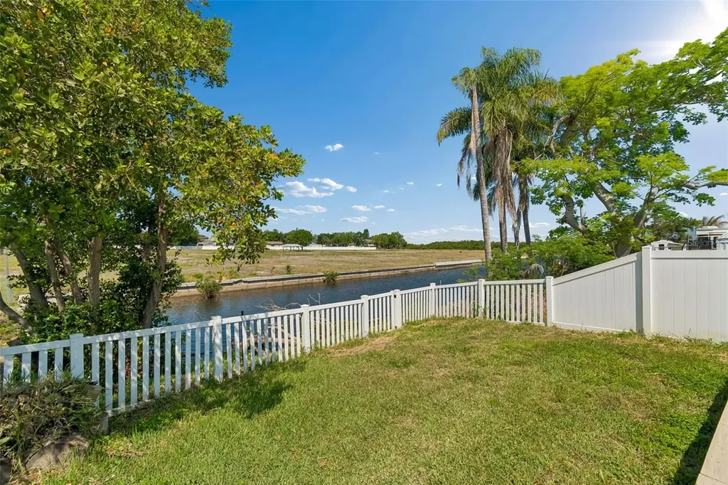 1130 Sweeney Drive Ruskin FL 33570