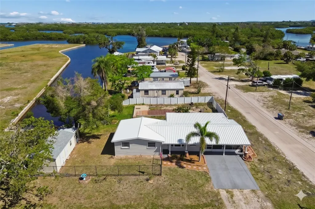 1130 Sweeney Drive Ruskin FL 33570