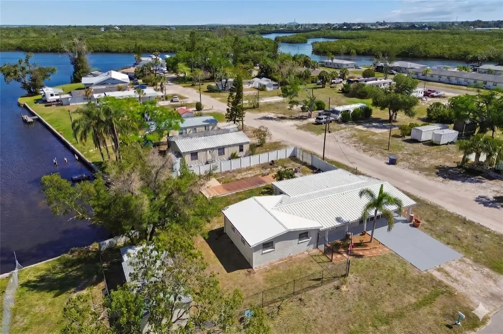1130 Sweeney Drive Ruskin FL 33570