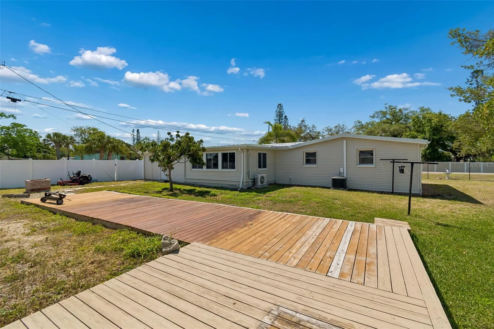 1130 Sweeney Drive Ruskin FL 33570