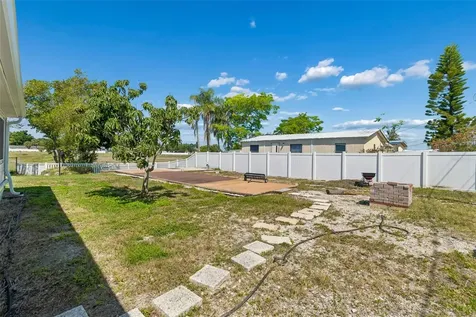 1130 Sweeney Drive Ruskin FL 33570