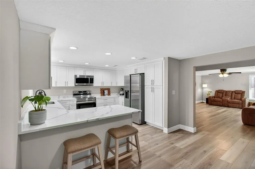823 Riverside Drive Tarpon Springs FL 34689