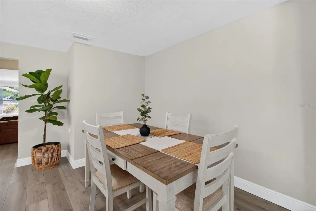 823 Riverside Drive Tarpon Springs FL 34689
