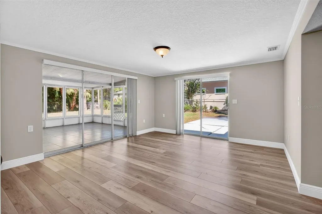 823 Riverside Drive Tarpon Springs FL 34689