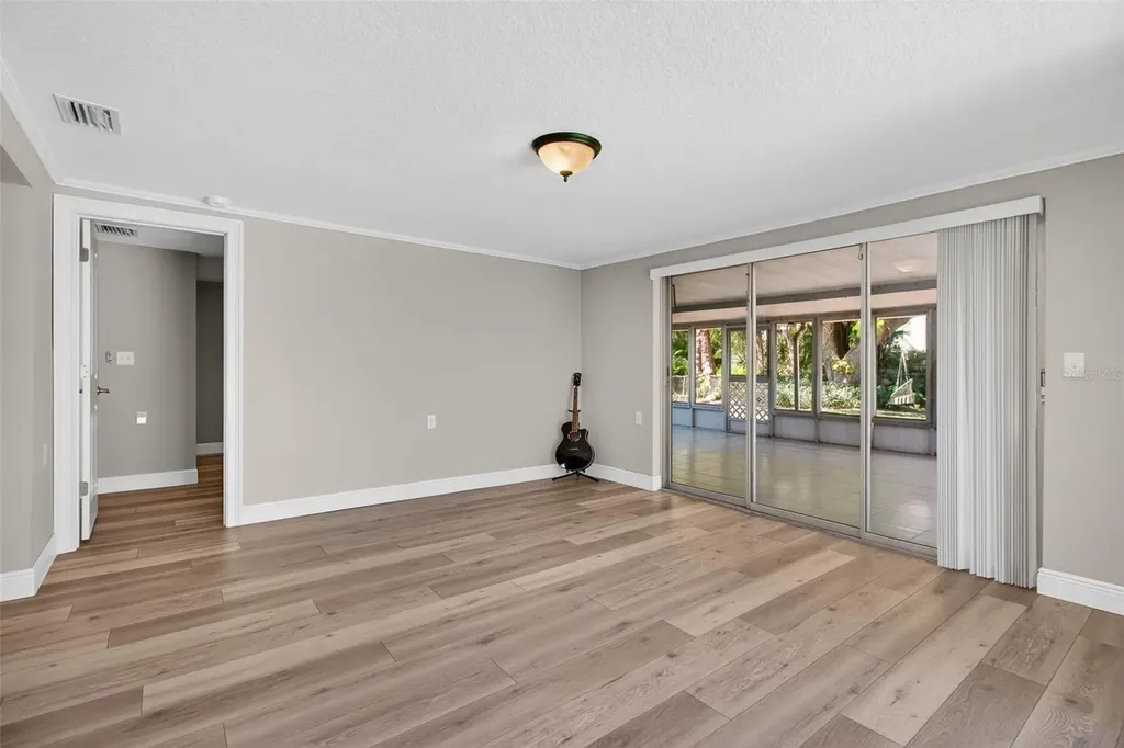 823 Riverside Drive Tarpon Springs FL 34689