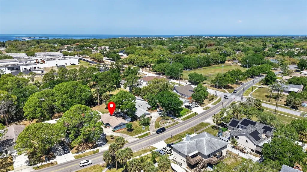 823 Riverside Drive Tarpon Springs FL 34689