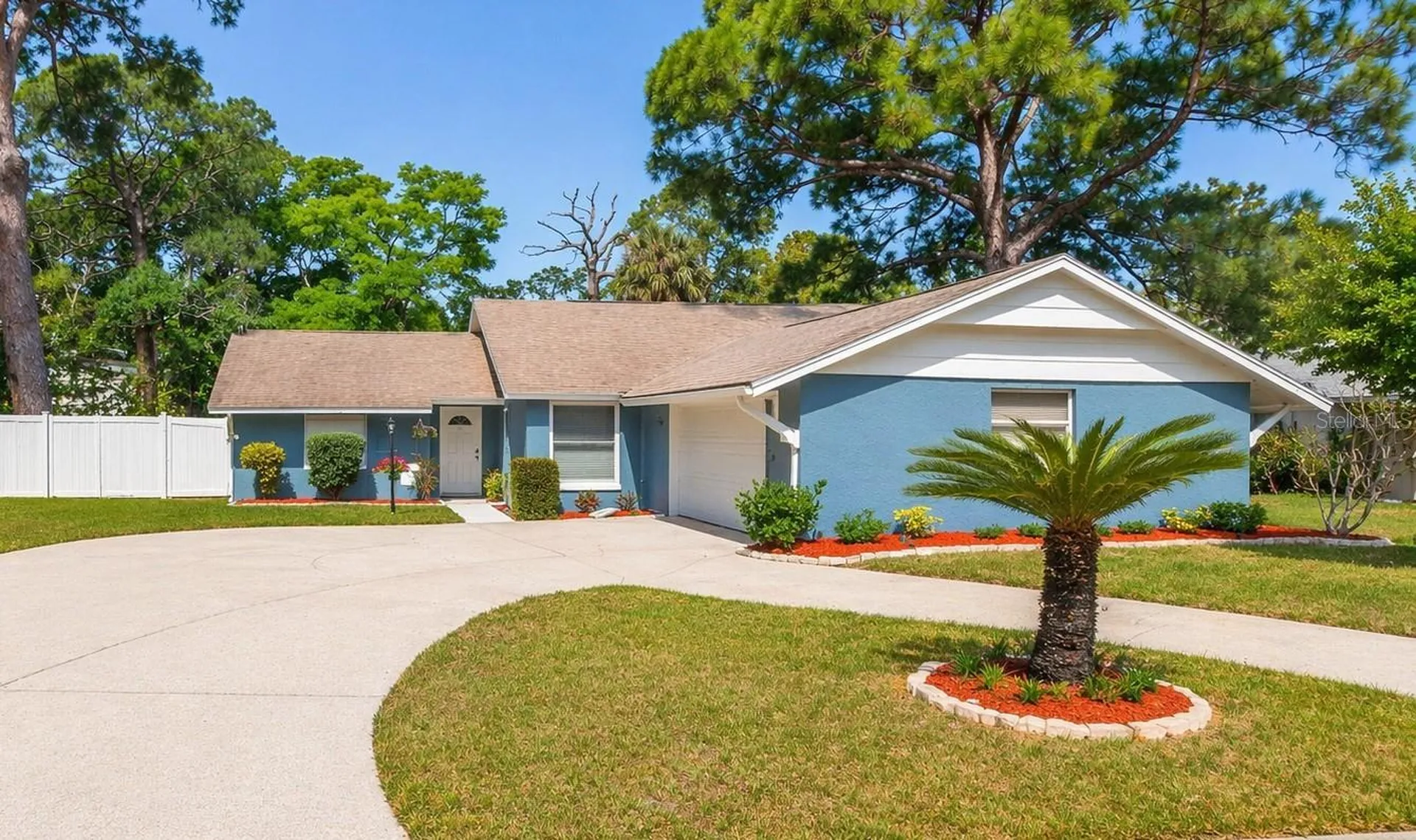 823 Riverside Drive Tarpon Springs FL 34689