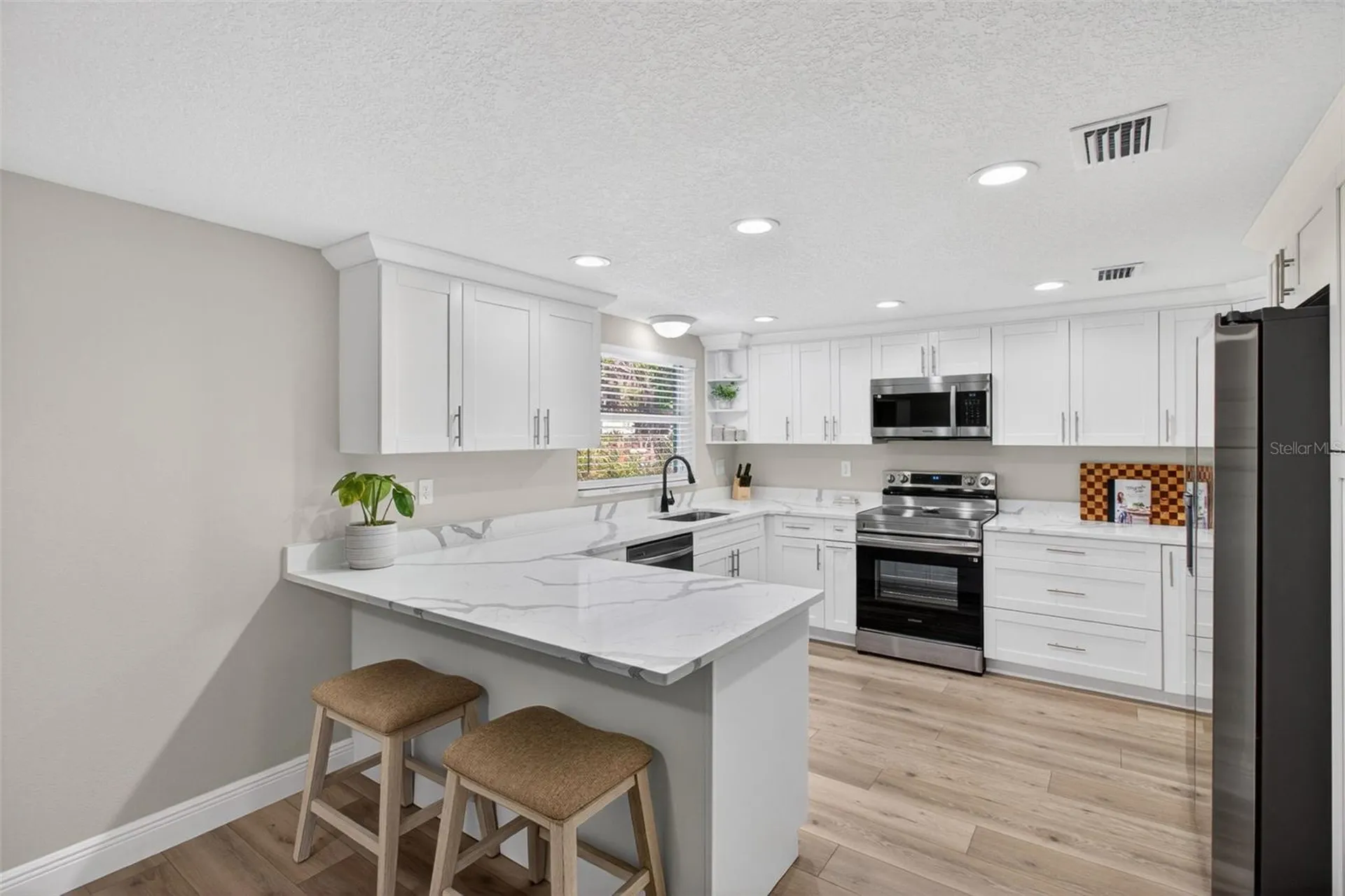 823 Riverside Drive Tarpon Springs FL 34689