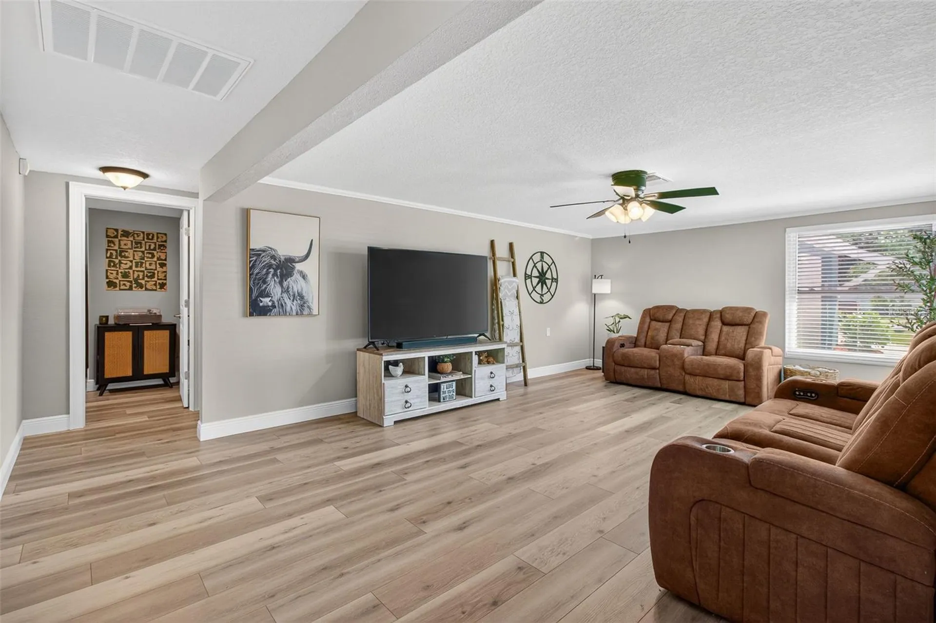 823 Riverside Drive Tarpon Springs FL 34689