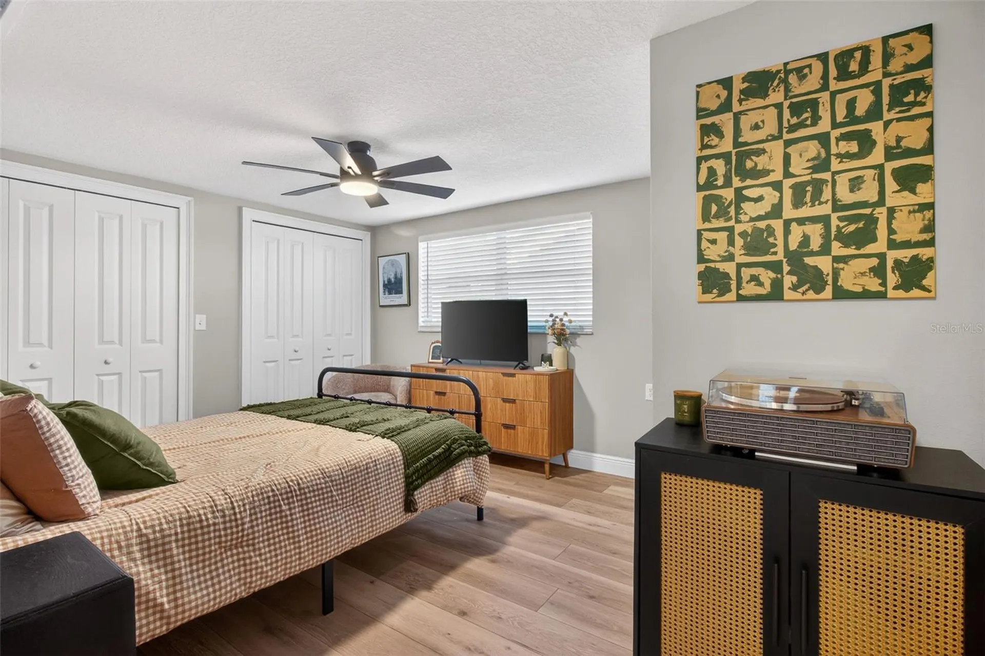 823 Riverside Drive Tarpon Springs FL 34689