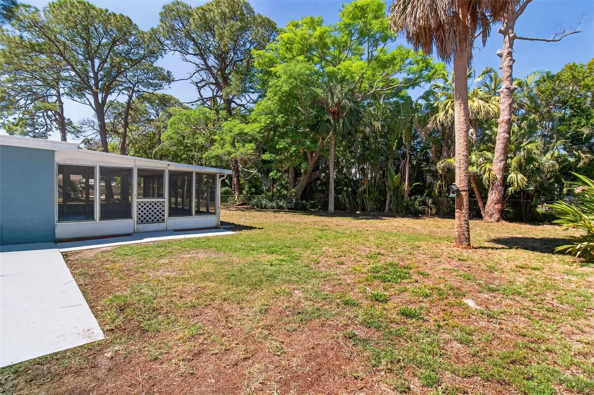 823 Riverside Drive Tarpon Springs FL 34689