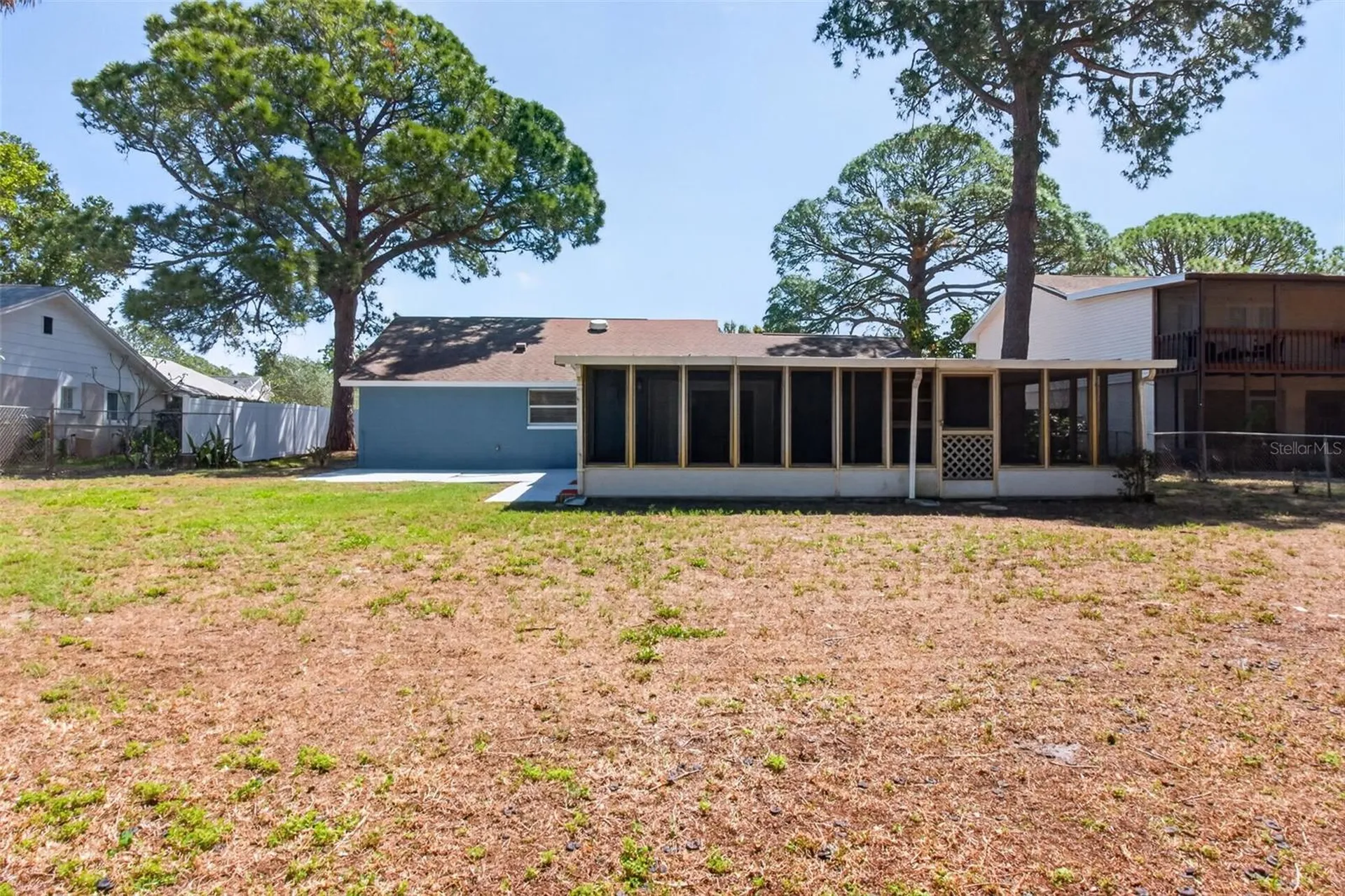 823 Riverside Drive Tarpon Springs FL 34689