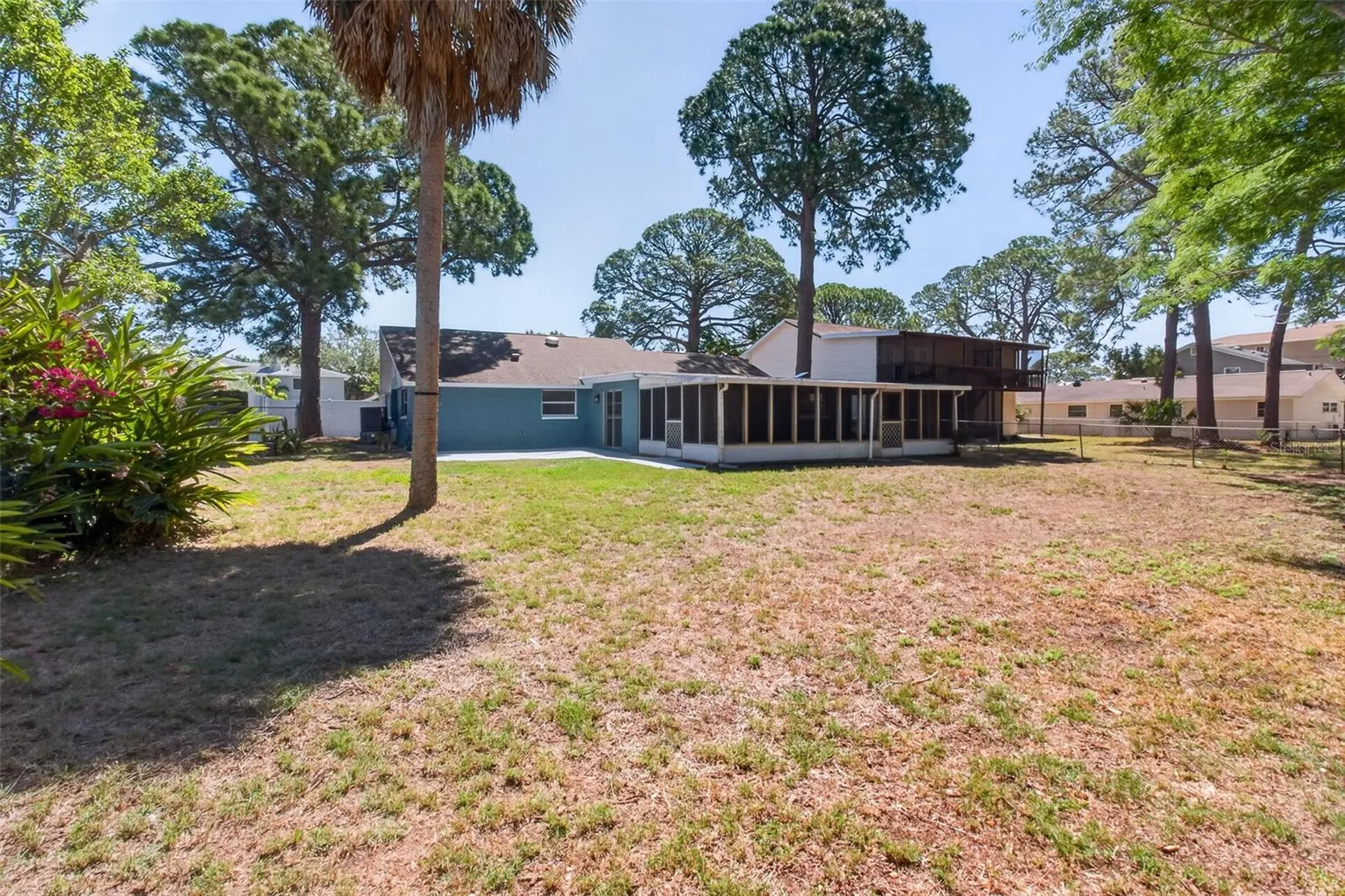 823 Riverside Drive Tarpon Springs FL 34689