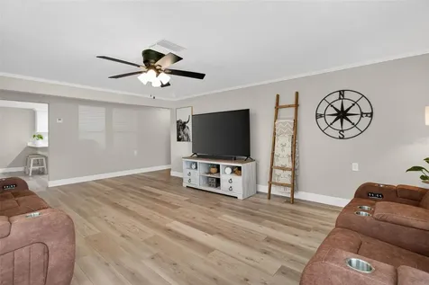 823 Riverside Drive Tarpon Springs FL 34689