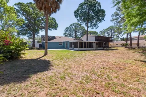 823 Riverside Drive Tarpon Springs FL 34689