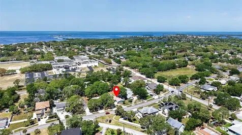 823 Riverside Drive Tarpon Springs FL 34689