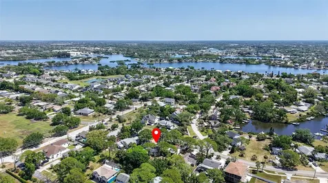 823 Riverside Drive Tarpon Springs FL 34689