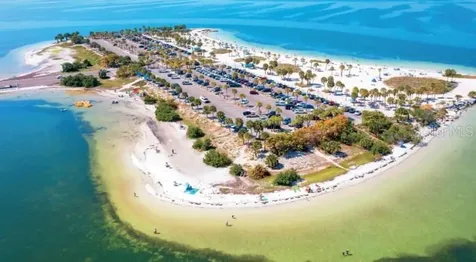 823 Riverside Drive Tarpon Springs FL 34689