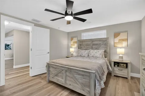 823 Riverside Drive Tarpon Springs FL 34689