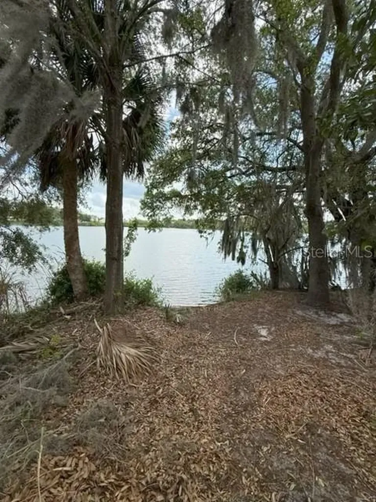 355 Lakepointe Drive Altamonte Springs FL 32701