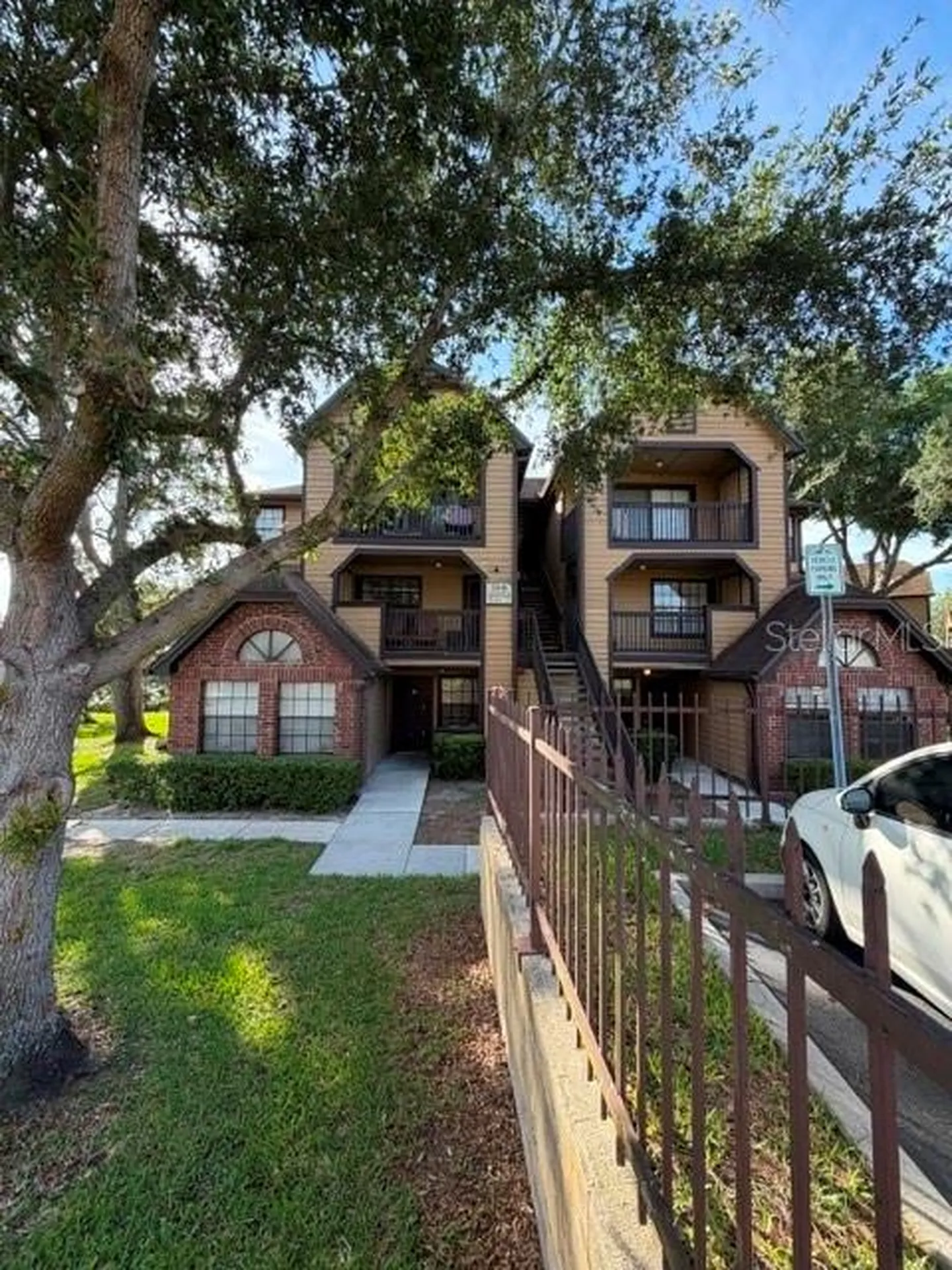 355 Lakepointe Drive Altamonte Springs FL 32701