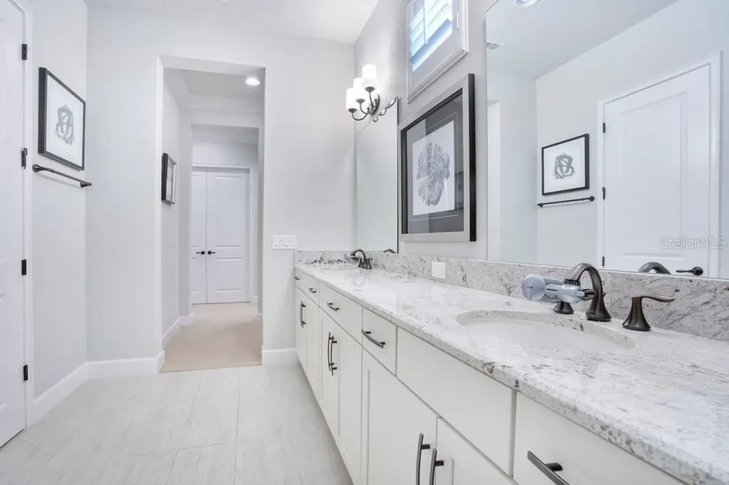 8394 Via Vittoria Way Orlando FL 32819